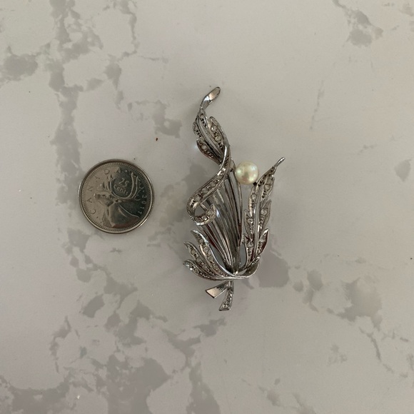 Vintage pearl brooch - Picture 2 of 3